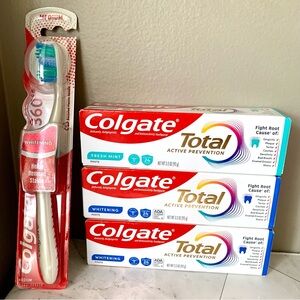 Colgate Total Whitening Toothpaste and Toothbrush Set